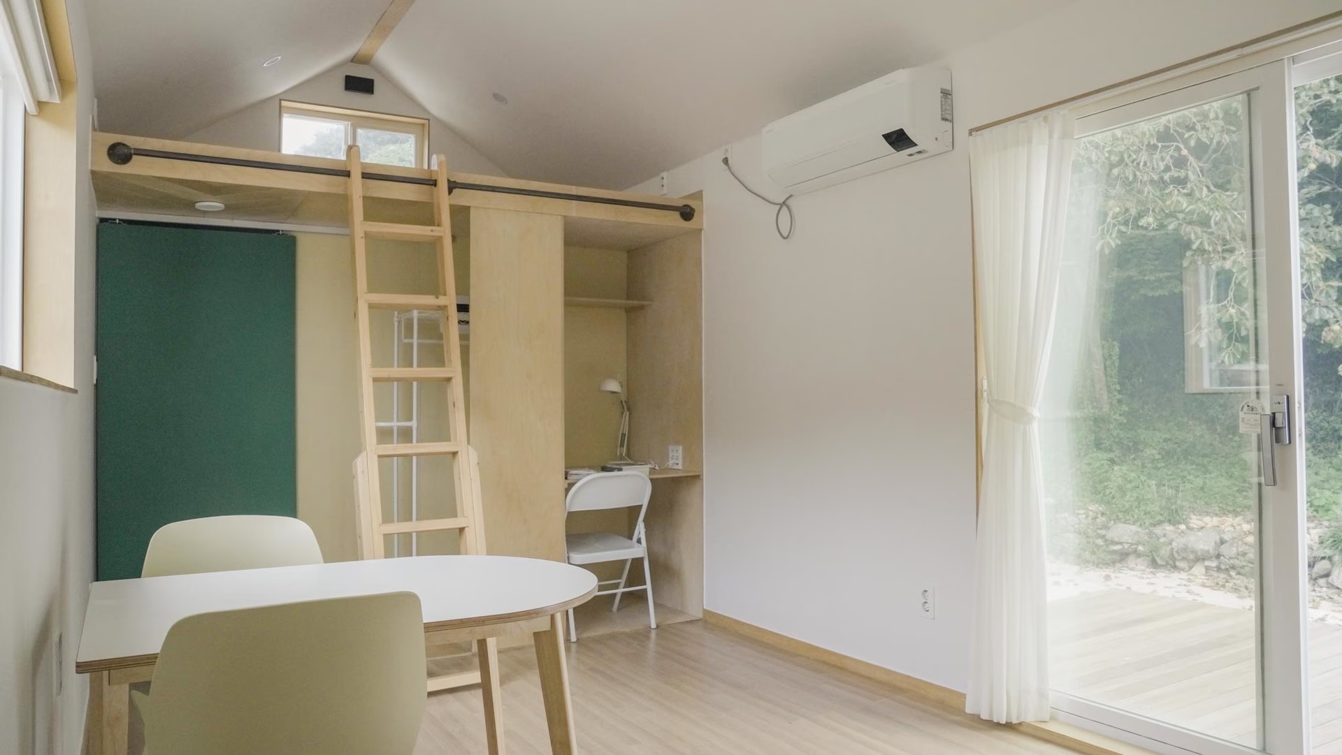 Farmfra modular room interior